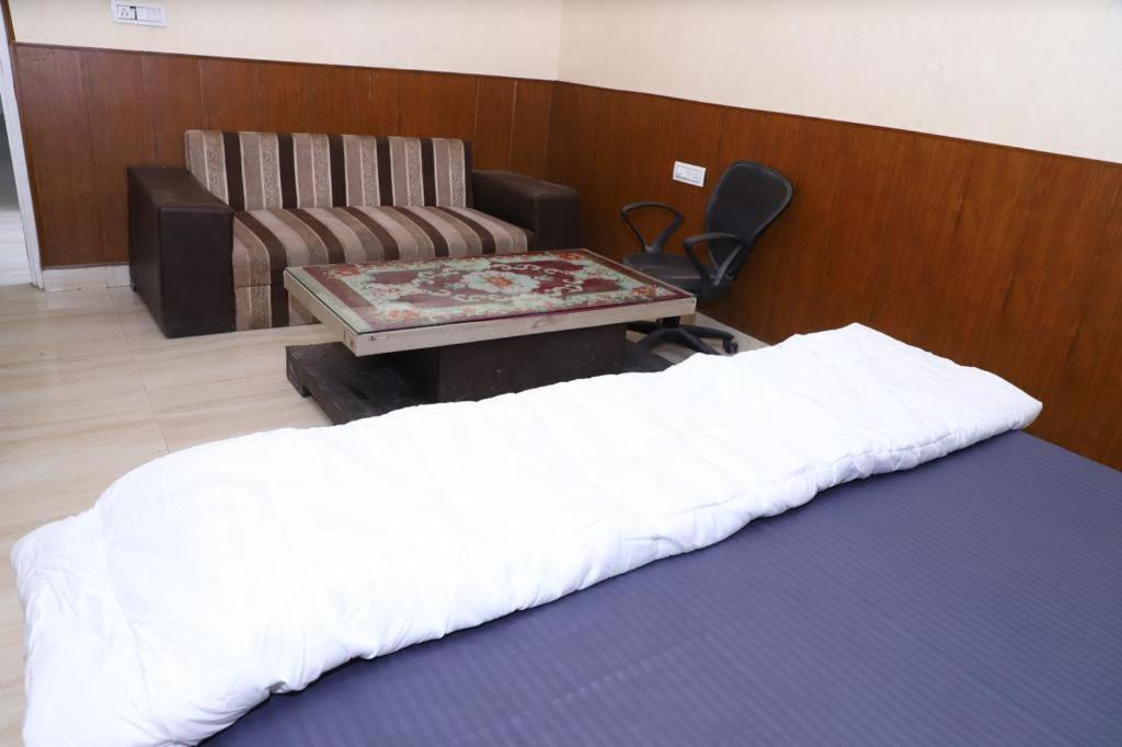 Hotel Aashirvad Faridabad Exterior foto